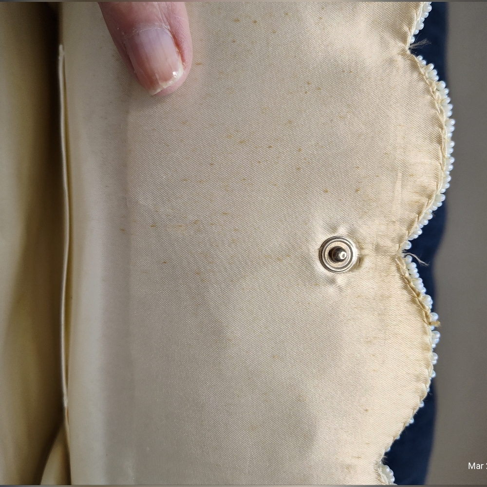 Chic Cream Beaded Clutch - Picture 6 of 7
